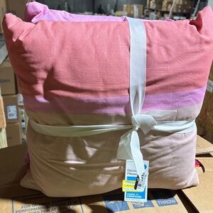 Room Essentials Gradient Pink Pillow Set